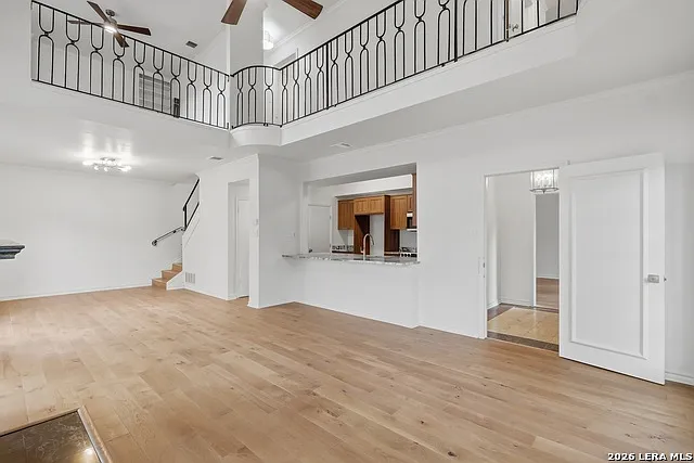 486 E Olmos Dr — Photo 6