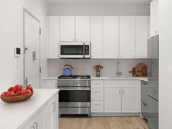 3rd image of 463 W 142nd St APT Phb