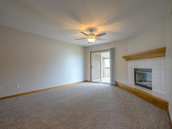 3rd image of 933 Bunting Ln