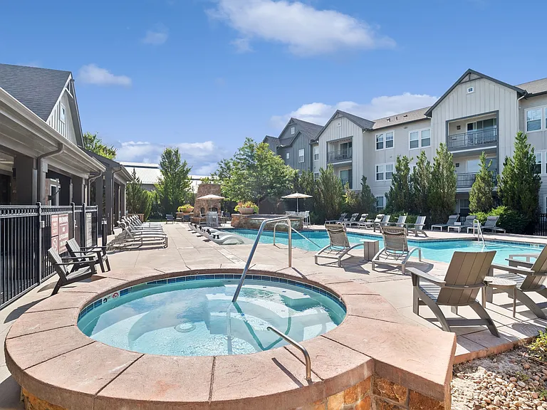 Berkshire Aspen Grove — Photo 18