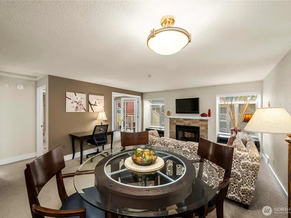 15824 NE Leary Way #5-301, Redmond, WA 98052