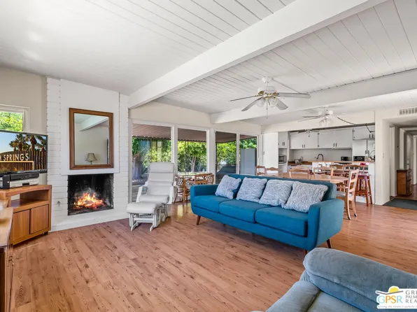 697 S Beverly Dr, Palm Springs, CA 92264