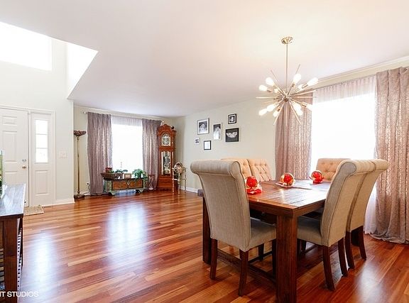 3rd image of 1638 Green Oaks Ct