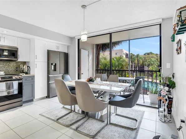 8540 SW 133rd Avenue Rd APT 212, Miami, FL 33183