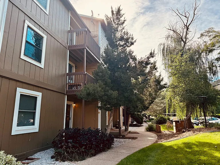 2865 Sundown Ln #307 — Photo 2