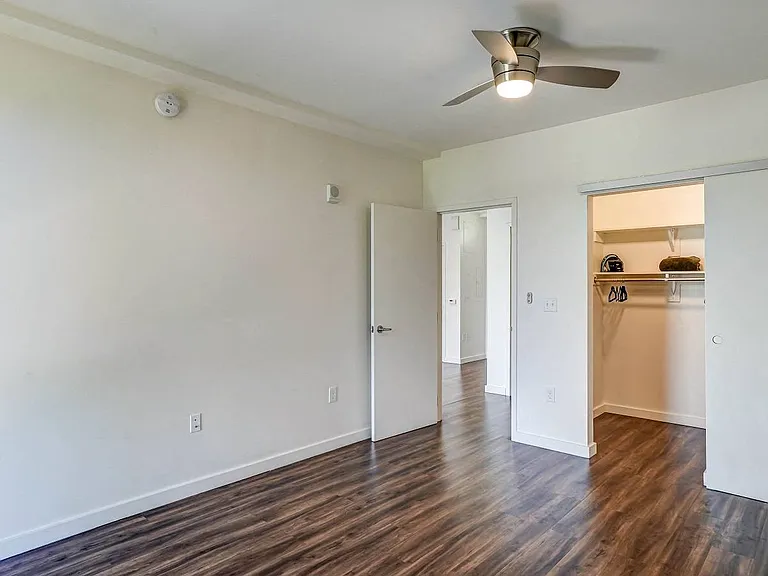 4801 Shattuck — Photo 32
