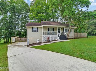 604 Bear Cub Ln, Clinton, TN 37716