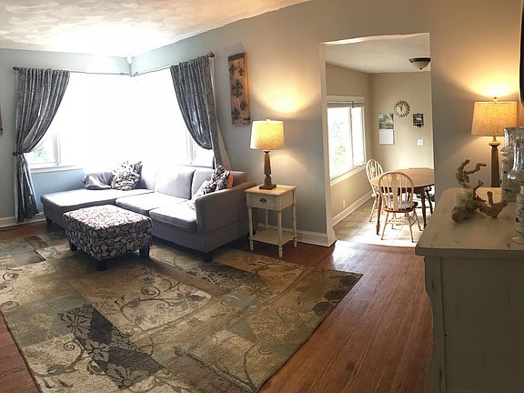 5th image of 128 Merritt Pl