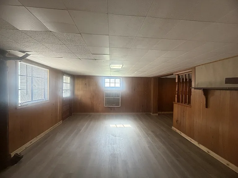 515 W Southside Blvd — Photo 26