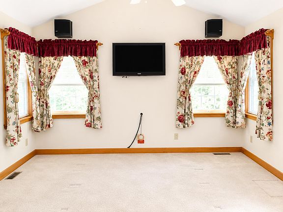 4th image of 91 Boyd Road