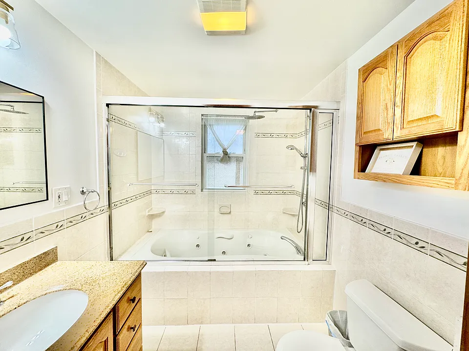 2bd floor Bath