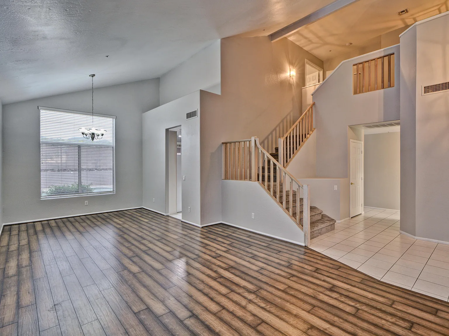 4 bed, 3.0 bath, 2440 sqft, $4,100 — Photo 2