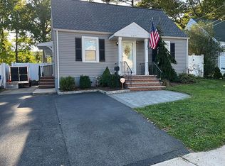 225 New Dover Rd, Colonia, NJ 07067