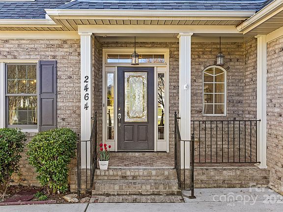 2nd image of 2464 Chatham Dr