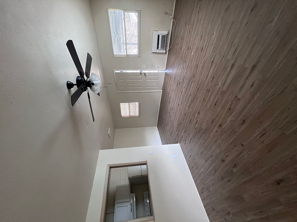 2nd image of 1040 Bert Rd APT 4