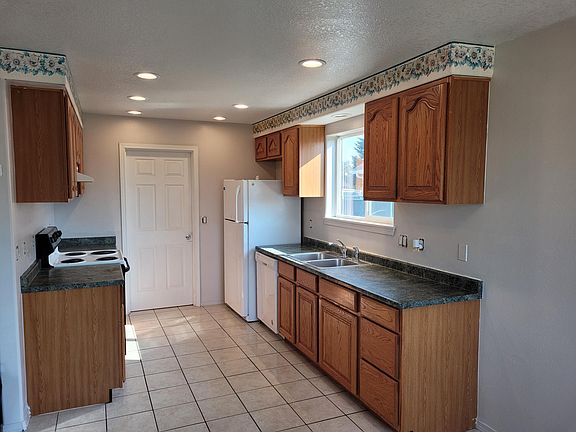 4th image of 4602 Grouse Dr SE
