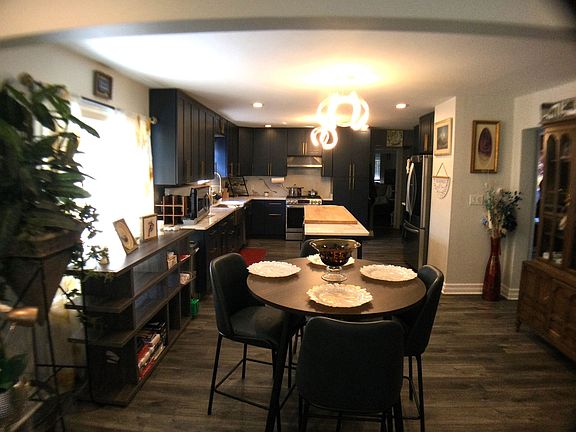 5th image of 1033 Montague St