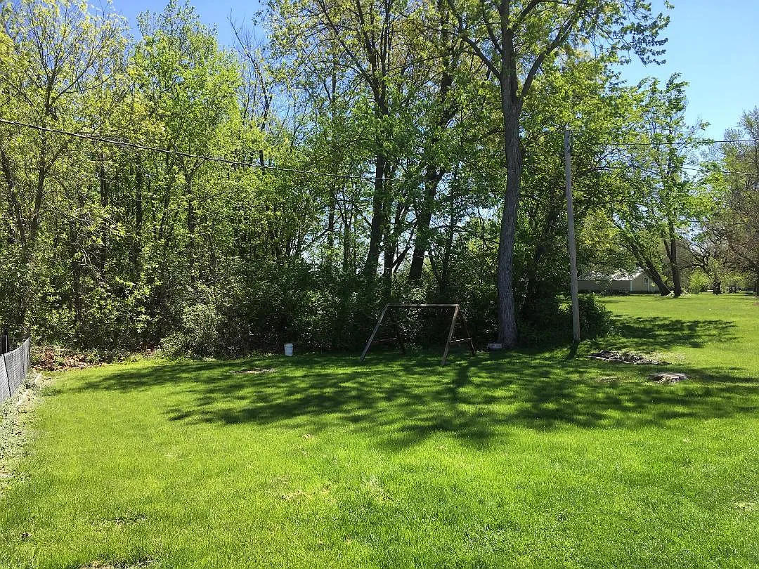 2 bed, 855 sqft, $1,100 — Photo 2