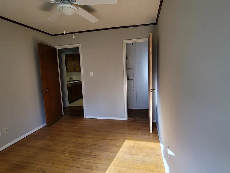 406 Warner St NW — Photo 8