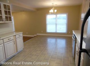 422 Old Salem Rd APT C1, Martin, TN 38237