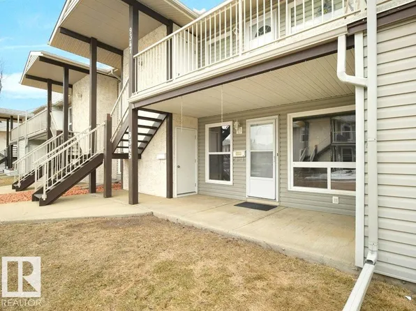 9345 172nd St NW, Edmonton, AB T5T 3C3