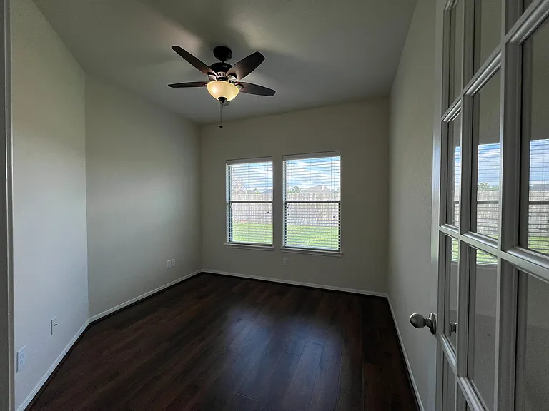 25411 Lisburn Dr — Photo 14
