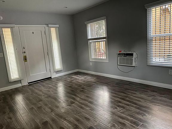 3rd image of 7284 1/2 Fountain Ave #7284-1/2