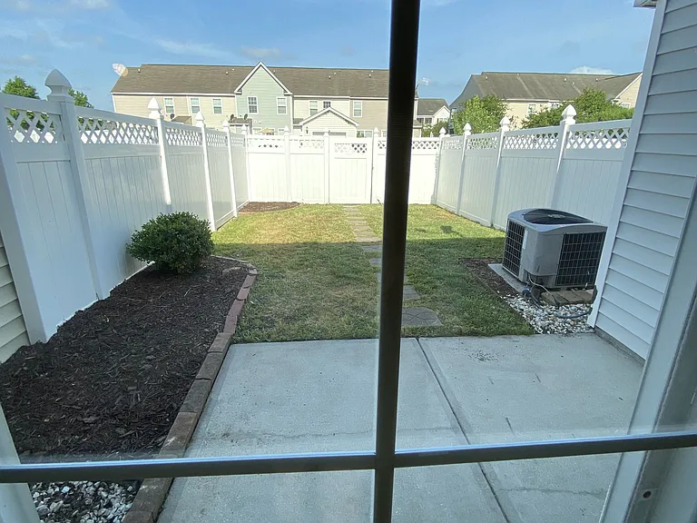 137 Fairgreen St — Photo 27
