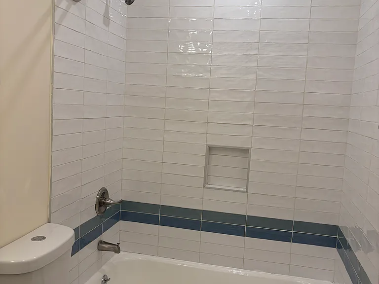 Alexandria Apartments — Photo 32