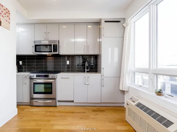 139 Skillman Avenue image 1 of 8