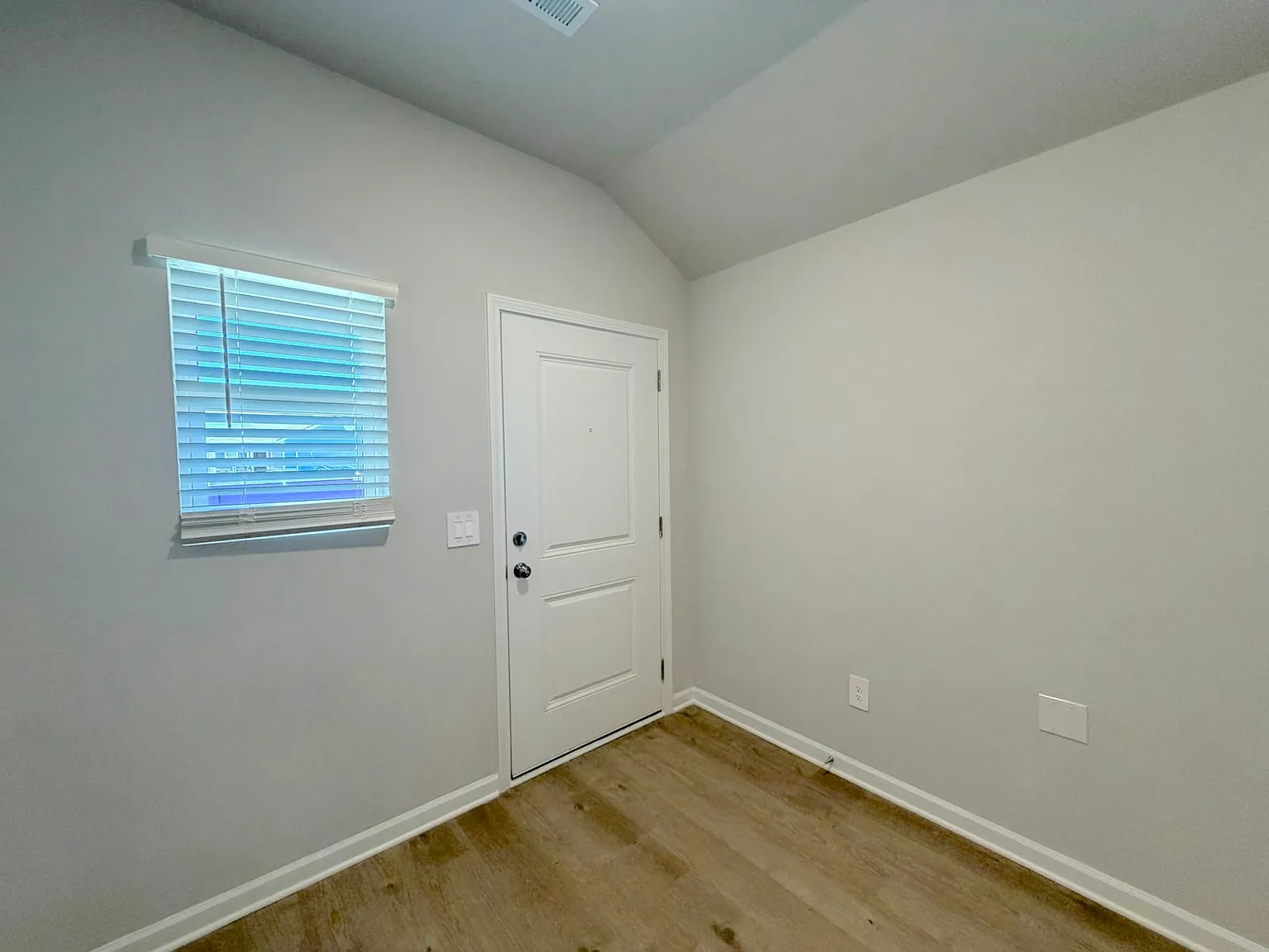 4028 White River Rd SW — Photo 3