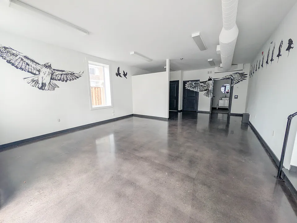140 Caroline St S