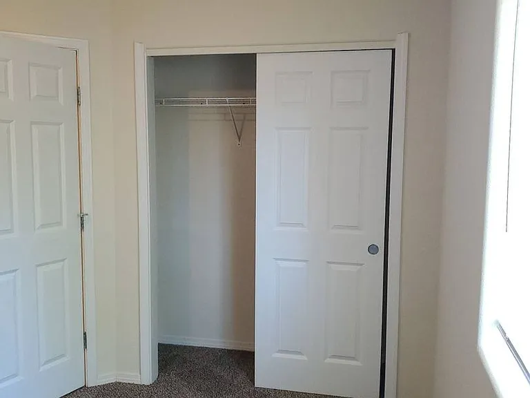 460 Laguna Dr — Photo 17