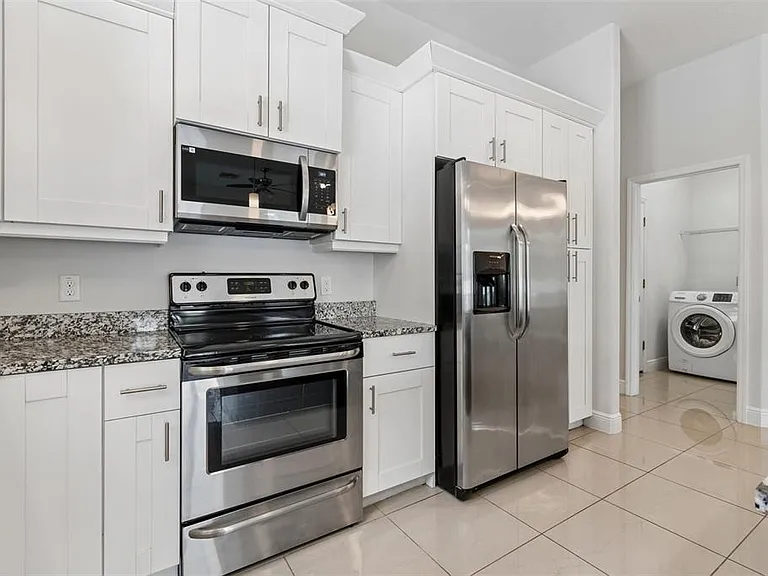 2311 W Aileen St — Photo 14
