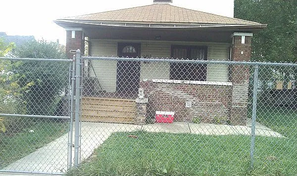 15309 Lexington Ave photo 1