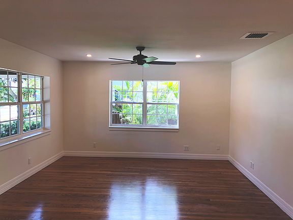 2nd image of 525 26th St