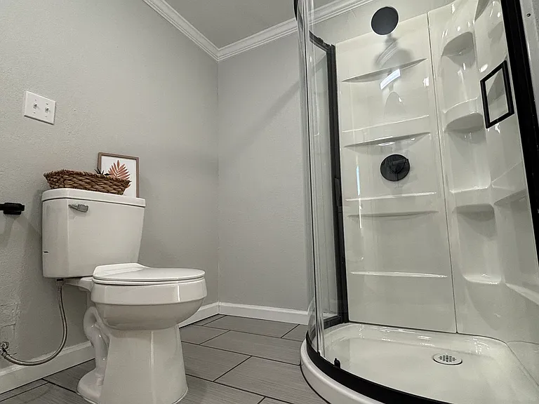 204 W England Ave — Photo 12