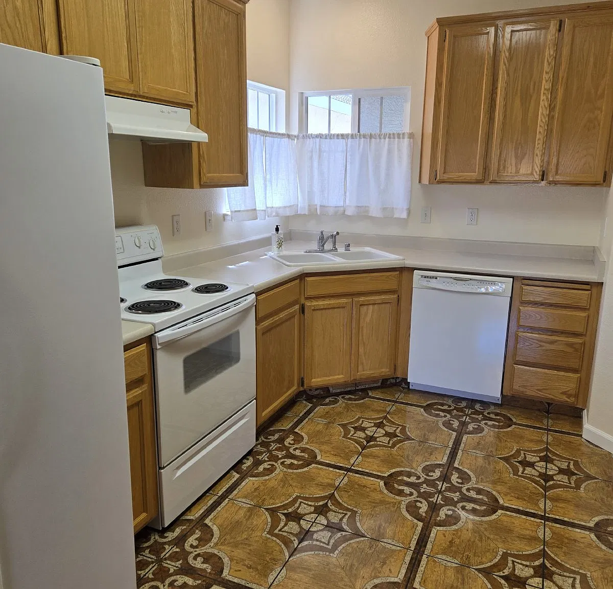 3 bed, 2.0 bath, 1440 sqft, $1,850 — Photo 4
