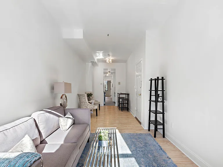 228 Montgomery St #4 — Photo 8