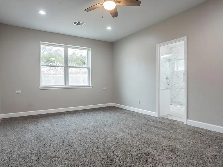 2718 Leslie Ln — Photo 16