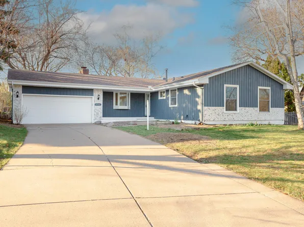 4608 W 99th St, Bloomington, MN 55437