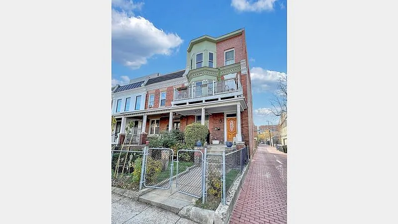 1368 Newton St NW photo 1