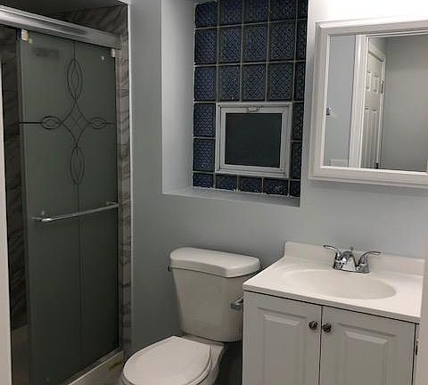 3rd image of 1736 W Melrose St #1