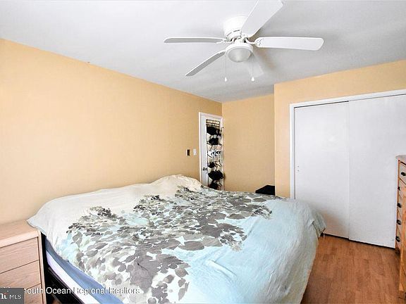 4th image of 2415 6th Ave