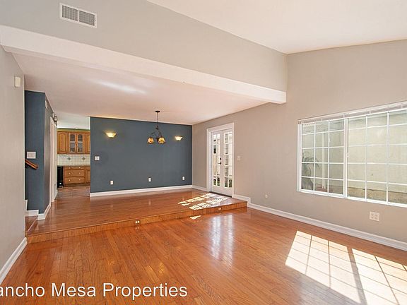 4th image of 10711 Escobar Dr