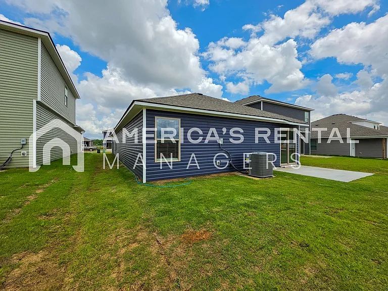 1028 John Ave — Photo 37