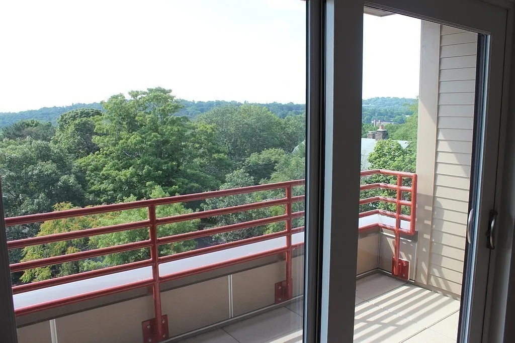 2 bed, 1264 sqft, $1,500 — Photo 2