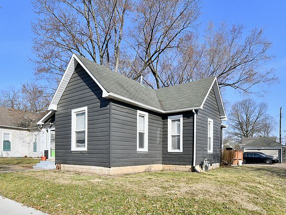 3rd image of 1152 Christian Ave