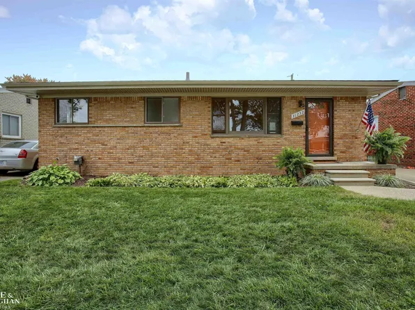 31232 Arrowhead St, Saint Clair Shores, MI 48082