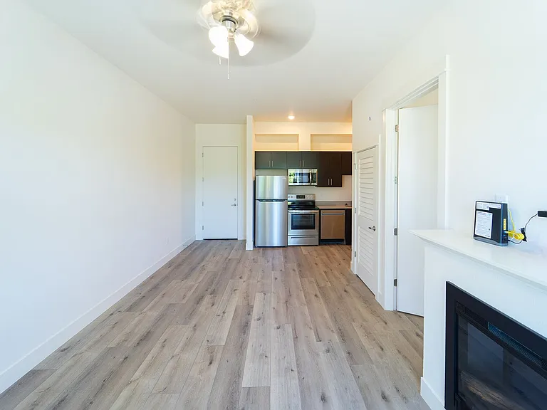 Capitol Hill Apartments — Photo 128